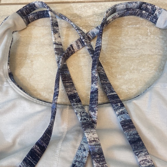 Lululemon Energy Bra - Picture 9 of 11